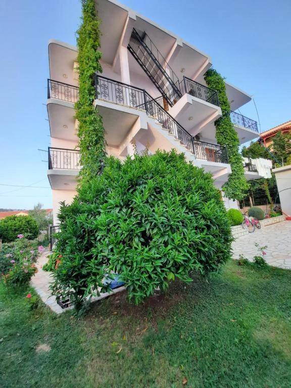 Villa Festim Ксамил Екстериор снимка